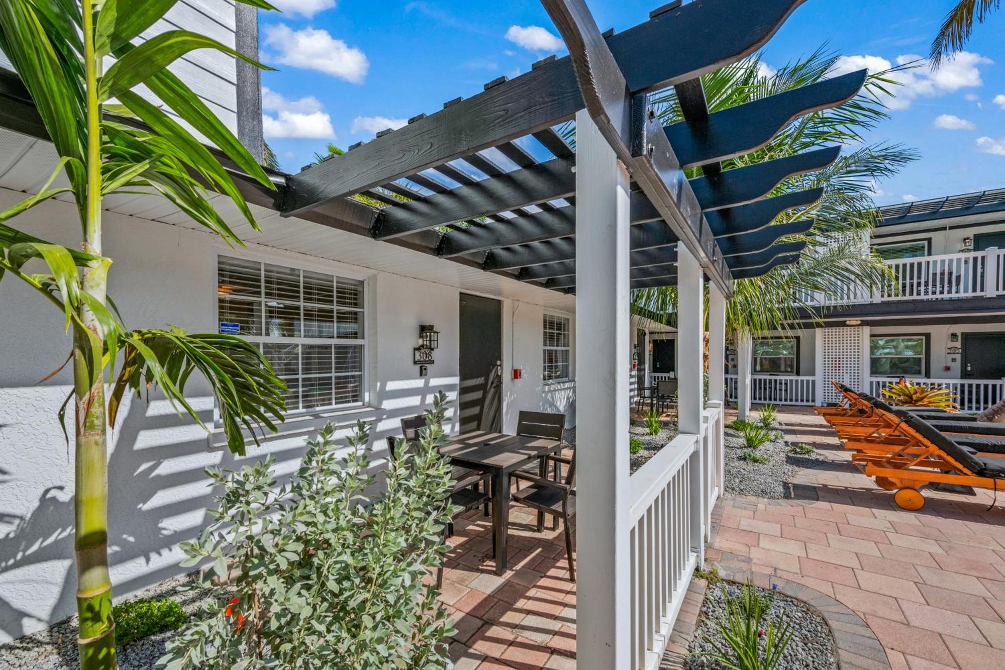Tropic Isle At Anna Maria Island Inn Брейдентон-Біч Екстер'єр фото