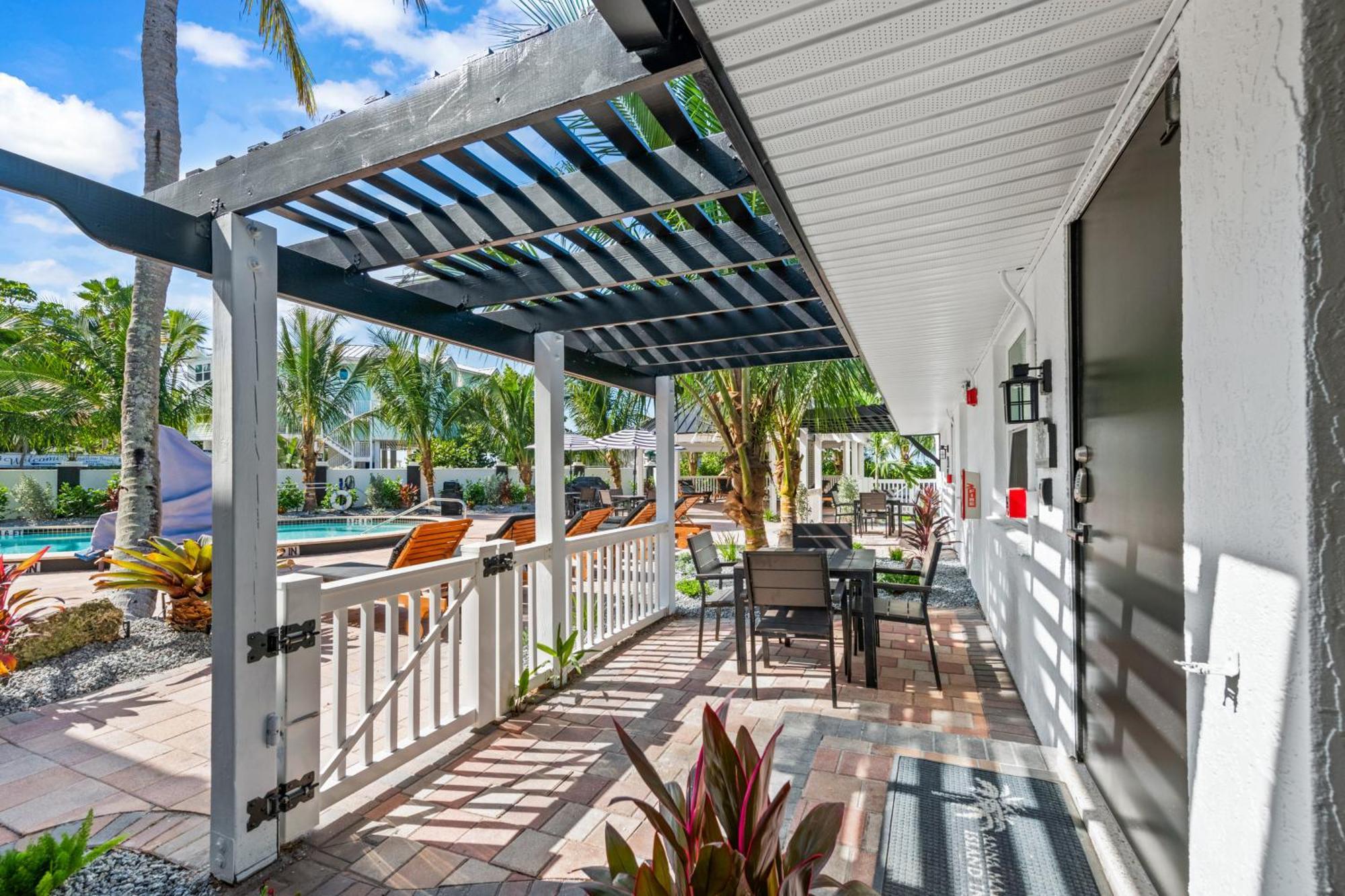Tropic Isle At Anna Maria Island Inn Брейдентон-Біч Екстер'єр фото