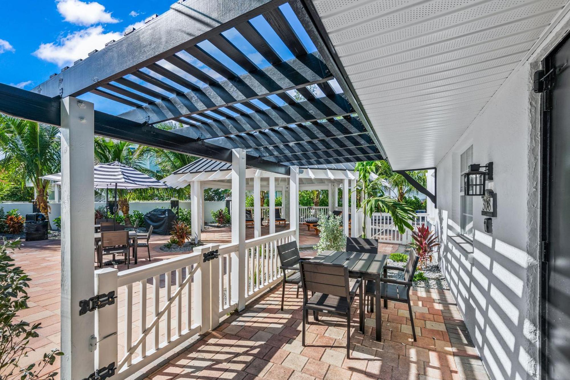 Tropic Isle At Anna Maria Island Inn Брейдентон-Біч Екстер'єр фото