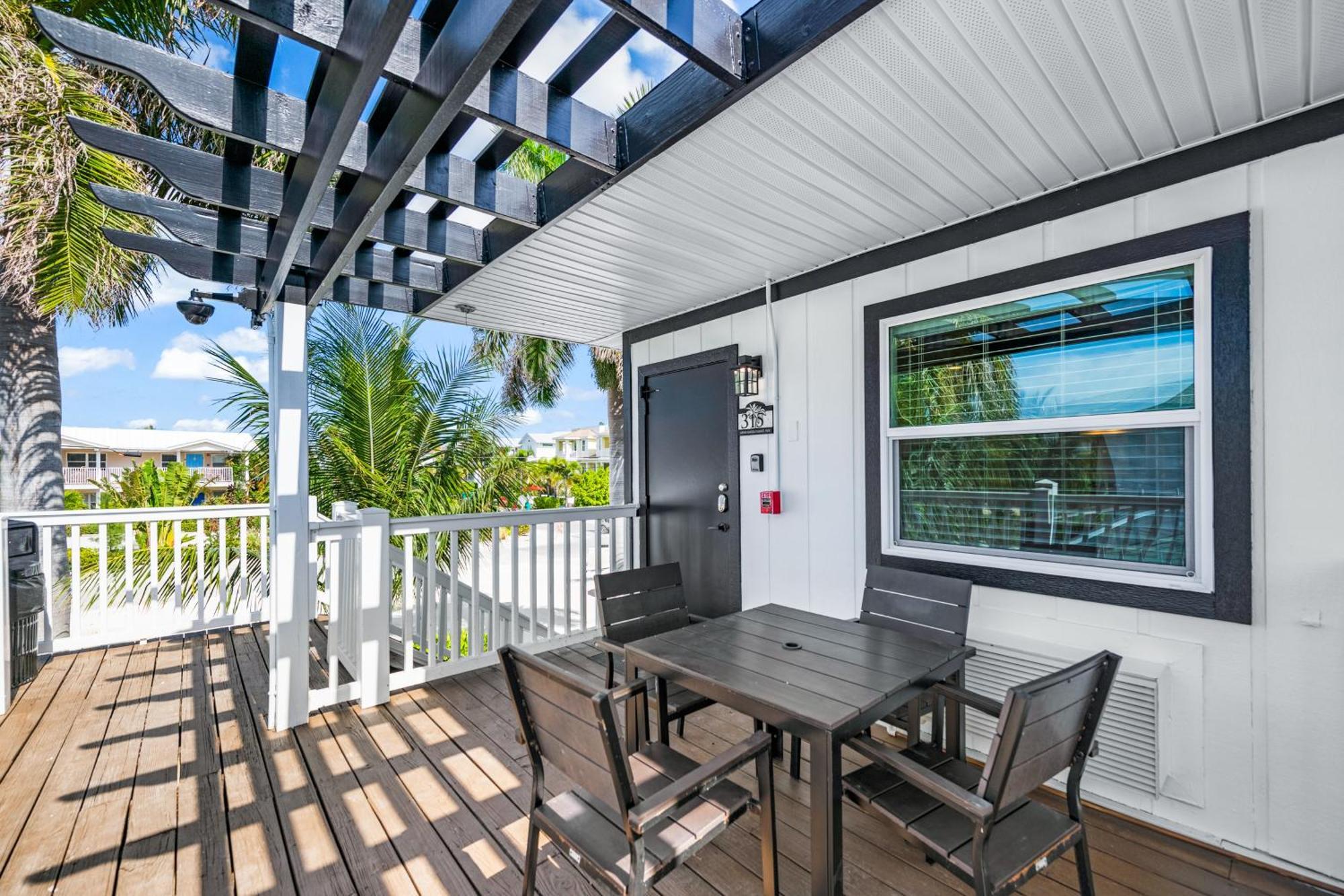 Tropic Isle At Anna Maria Island Inn Брейдентон-Біч Екстер'єр фото